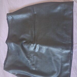 Express Black Faux Leather A-Line Short Skirt Zip Closure Size 4